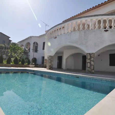 Casa Espaciosa Con Gran Terraza Y Piscina Privada En Zona Tranquila De - Hisp-7-4 L' Escala