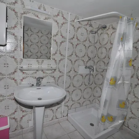 Villa Casa Espaciosa Con Gran Terraza Y Piscina Privada En Zona Tranquila De - Hisp-7-4 *