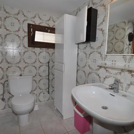 Villa Casa Espaciosa Con Gran Terraza Y Piscina Privada En Zona Tranquila De - Hisp-7-4